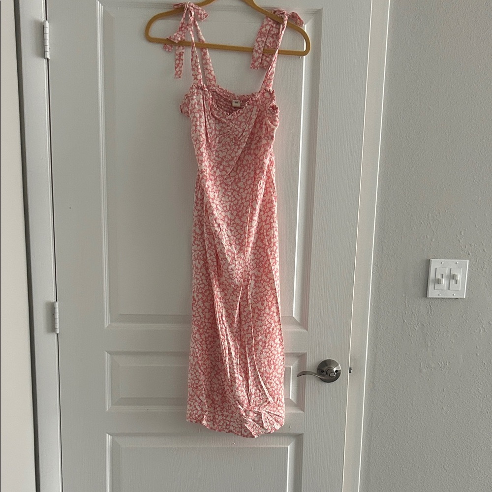 Billabong Pink and White Floral Dress